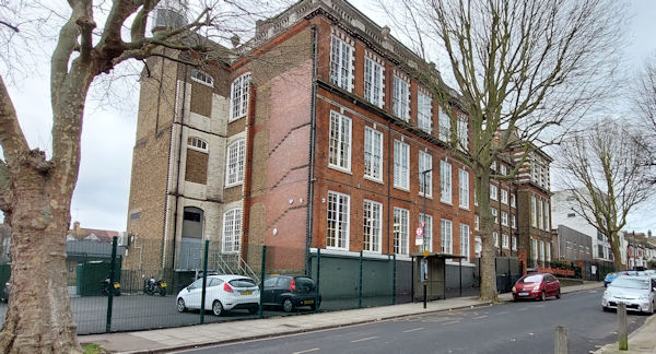 Bannockburn Prinary School, general view